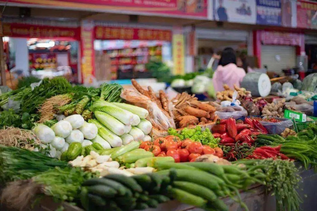 走！一起去逛菜市場